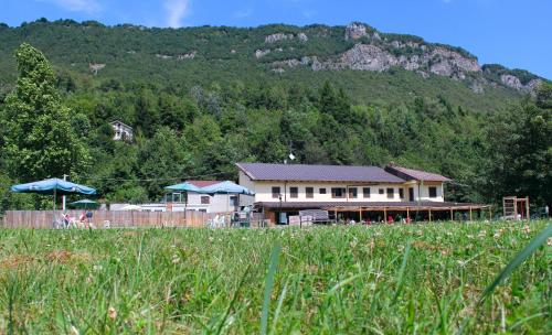 Wolf Village in Demonte