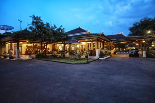 Wejście, Kusuma Sahid Prince Solo Hotel in Banjarsari