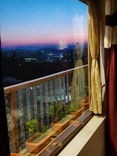 Deluxe Double Room with Balcony image 3