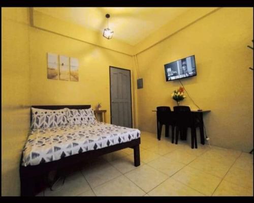 Free wifi and netflix, cold AC — Hotel in Cabanatuan