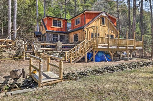 Spacious Escape with Deck and Ponds Near Skiing! in Palmerton, USA