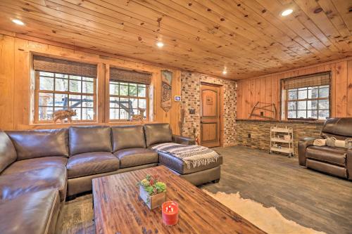 Spacious Escape with Deck and Ponds Near Skiing! in Palmerton, USA