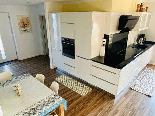 Eine charmante Wohnung wartet auf Sie in 阿爾策瑙