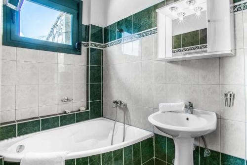 Villa with Sea View image 4