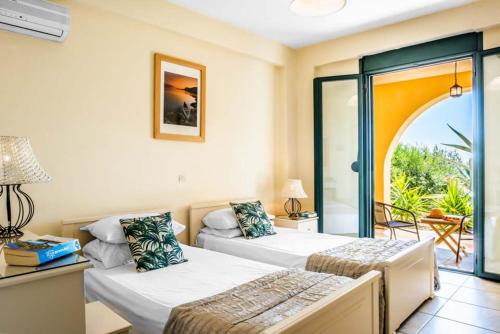 Villa with Sea View image 6