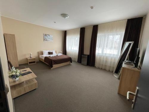 2 bedrooms, 3 beds