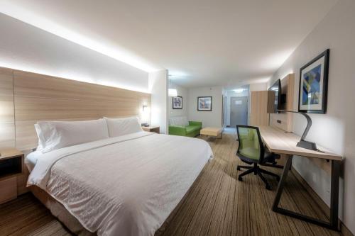 Holiday Inn Express Hotel & Suites Petersburg/Dinwiddie by IHG in Petersburg, USA