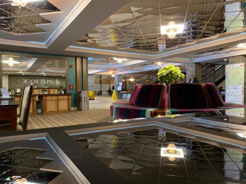 Split Rock Resort - image 10