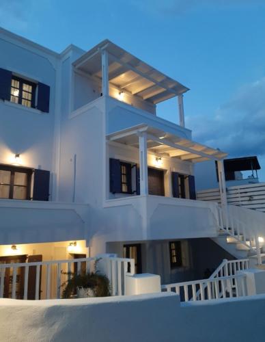 Lefteris Houses 4