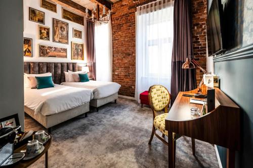 346039184 Hotel Indigo Krakow - Old Town by IHG