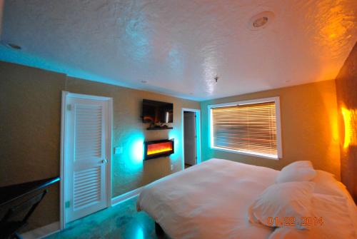 Hyde Park Hotel Room Type - King Suite with Spa Bath