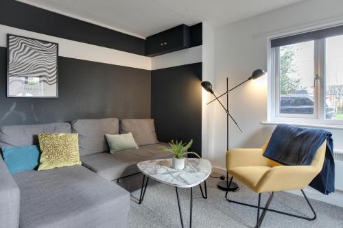 George Suite - Central Location - Free Allocated Parking 2