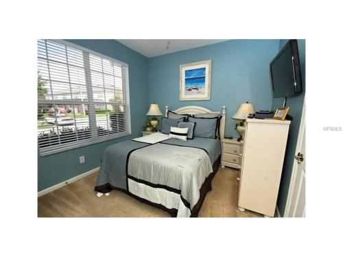 Three-Bedroom House image 10