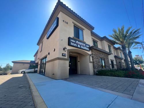 ASPIRE INN & SUITES Orange in Orange, USA