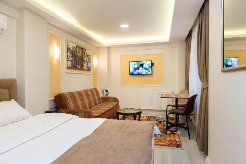 Comfort Triple Room. image 5