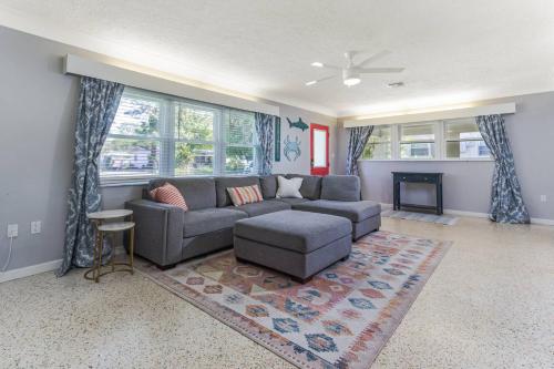 Anchors Away Gulf Gate Home - image 3