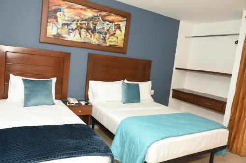 1 double bed, 1 twin bed