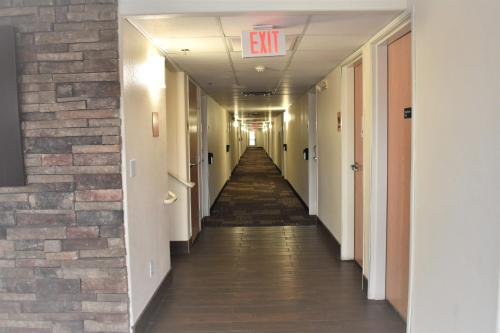 Super 8 by Wyndham New Braunfels I-35 - 숙소 외관