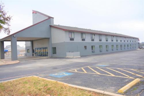 Super 8 by Wyndham New Braunfels I-35 - 숙소 외관