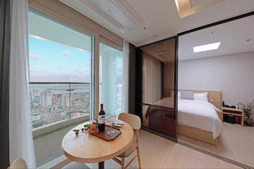 superior double room with Harbor View
