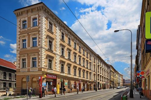 Hotel Golden City Garni - image 5