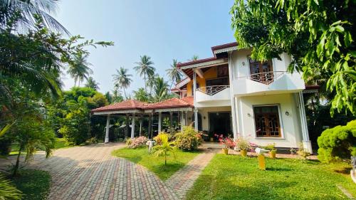 Gin Oya Elephant Bay Villa