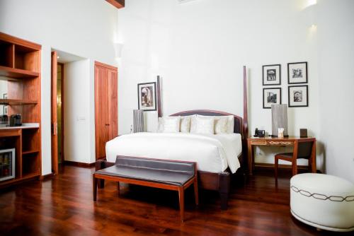 346101408 Hotel Casa Blanca 7