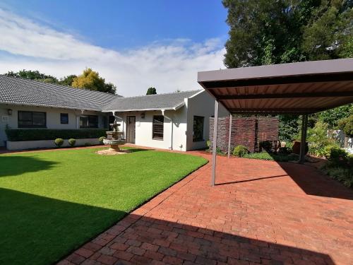 Entrada, Jasmine Guest Cottage in Benoni AH