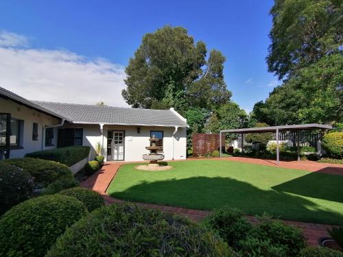 Jardí, Jasmine Guest Cottage in Benoni AH