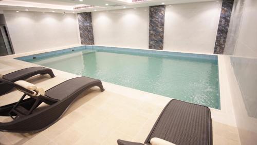 Swimming pool, Hayat Al Riyadh Washam Hotel near Ministry of Commerce and Industry