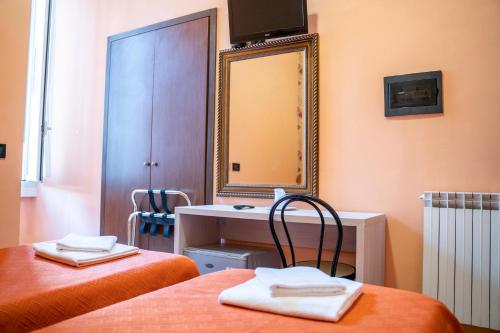 Hotel Ferrarese, Рим (фото 10)