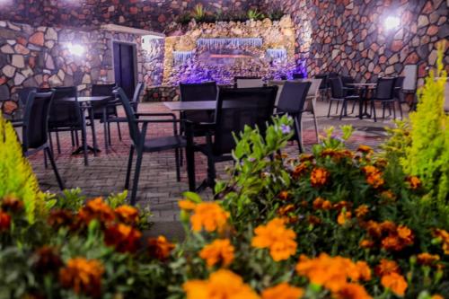 Restoranas, Hôtel les truites (Hotel les truites) in Imouzer du Kandaris