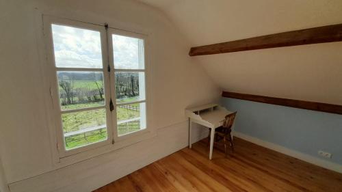 Gîte Cottage chaleureux en pleine campagne vue sur les Monts et Forêts et le château de Carrouges