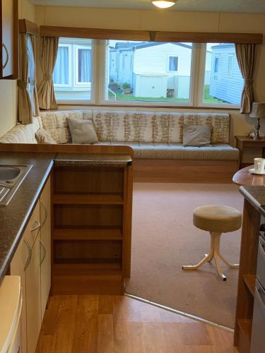 Cosy Private Caravan Romney Sands Holiday Park