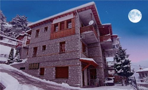 La Petri Studios with Fireplace & View - image 11