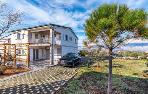 1 Bedroom Lovely Apartment In Razanac