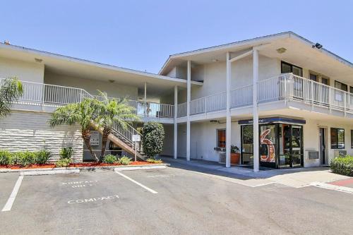 入口, Motel 6 Goleta, CA - Santa Barbara in 戈利塔