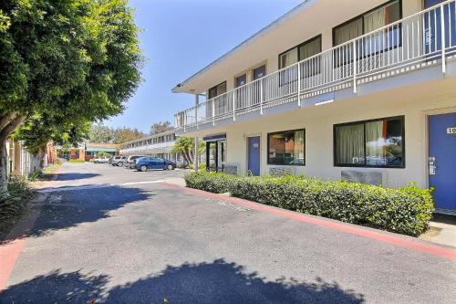 入口, Motel 6 Goleta, CA - Santa Barbara in 戈利塔