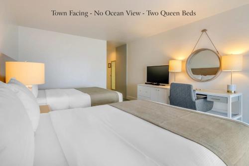 Standard Queen Room with Two Queen Beds and Balcony - Non-Smoking
