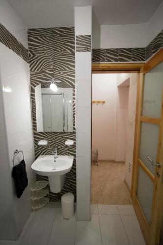 Gold - central, cozy, a fun place like no other, Слима (фото 9)