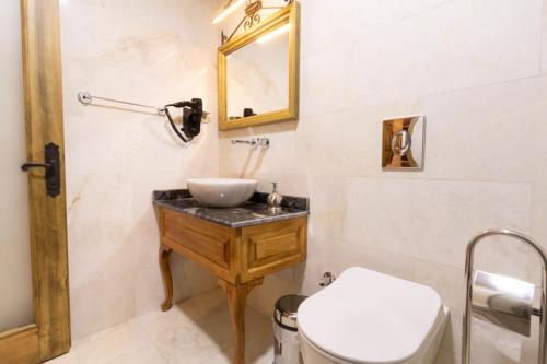 Sapphire Stone House Room Type - Standard Double Room