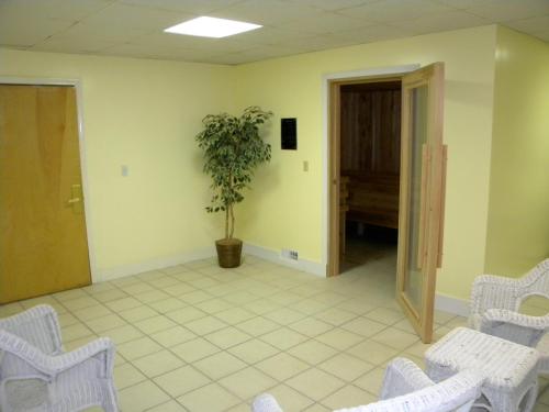 Baxter Park Inn - image 4