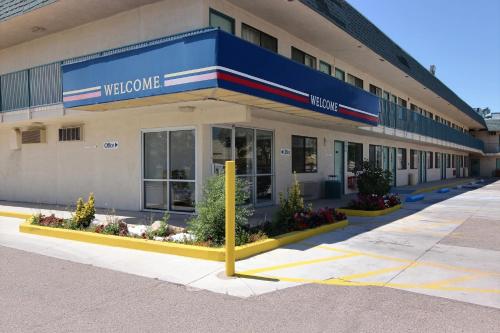 Motel 6-Grants NM - image 9