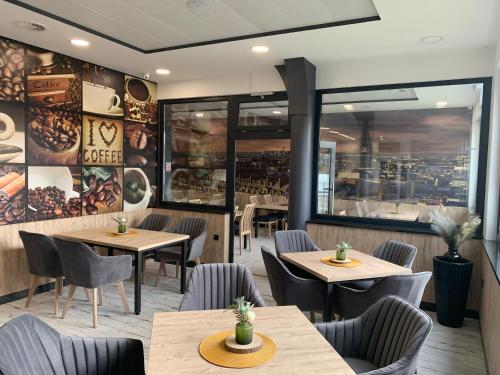 Bar/lounge, Hostel Mali Pariz in Slavonski Brod