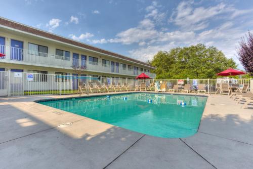 Motel 6-Troutdale, OR - Portland East