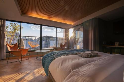 King Room with Terrace image 10