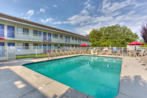 Motel 6-Troutdale, OR - Portland East