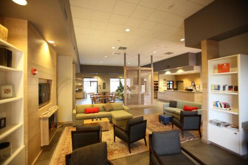 GreenTree Inn & Suites Phoenix Sky Harbor