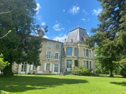 Chateau de Vaugelas - Charmant domaine près de Valence - Accommodation - Alixan