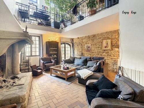 ** Chaleureux Presbytère dans le vieux Pelissanne ** gîte à louer Pélissanne